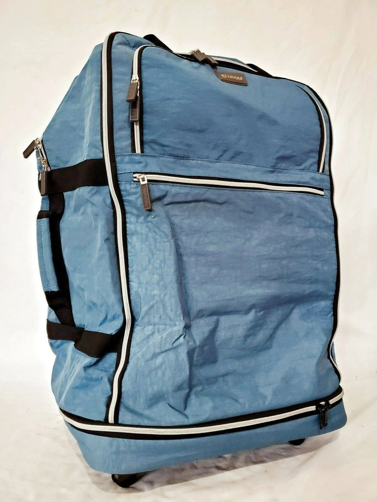Blue 31x22 Spinner Suitcase X82998