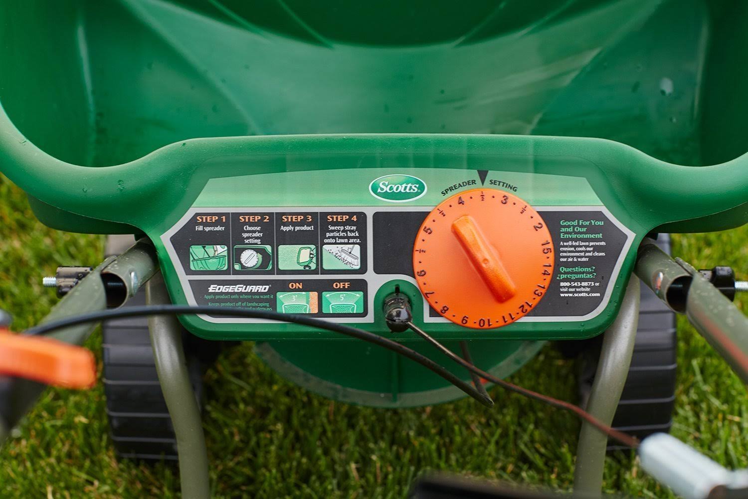 Turf Builder Broadcast Spreader T205557