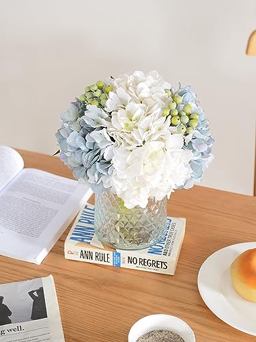 White Artificial Flowers in Vase U2652