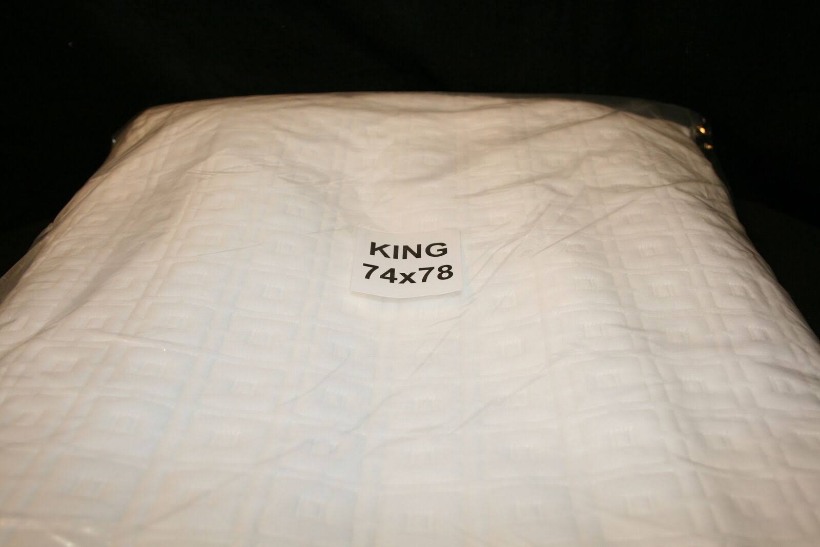 2.5-inch Serene Foam Mattress Topper, King, White C955