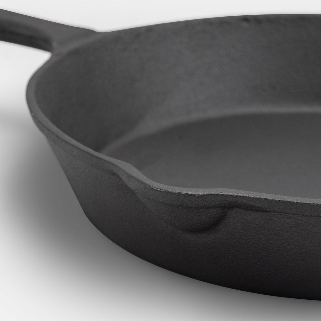 3 Pc Cast Iron Skillet Set I784319