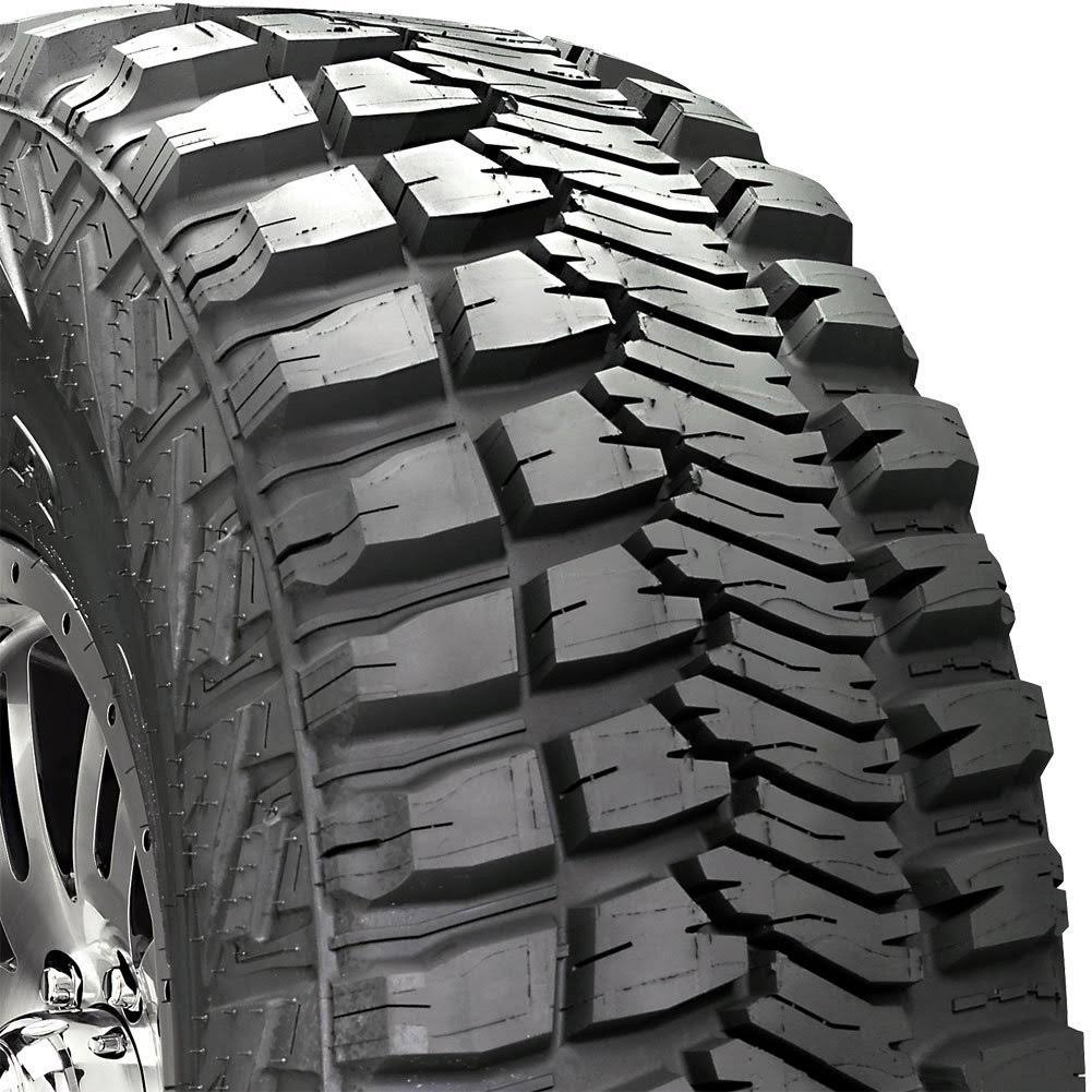 LT285/70R17 Tire V966304