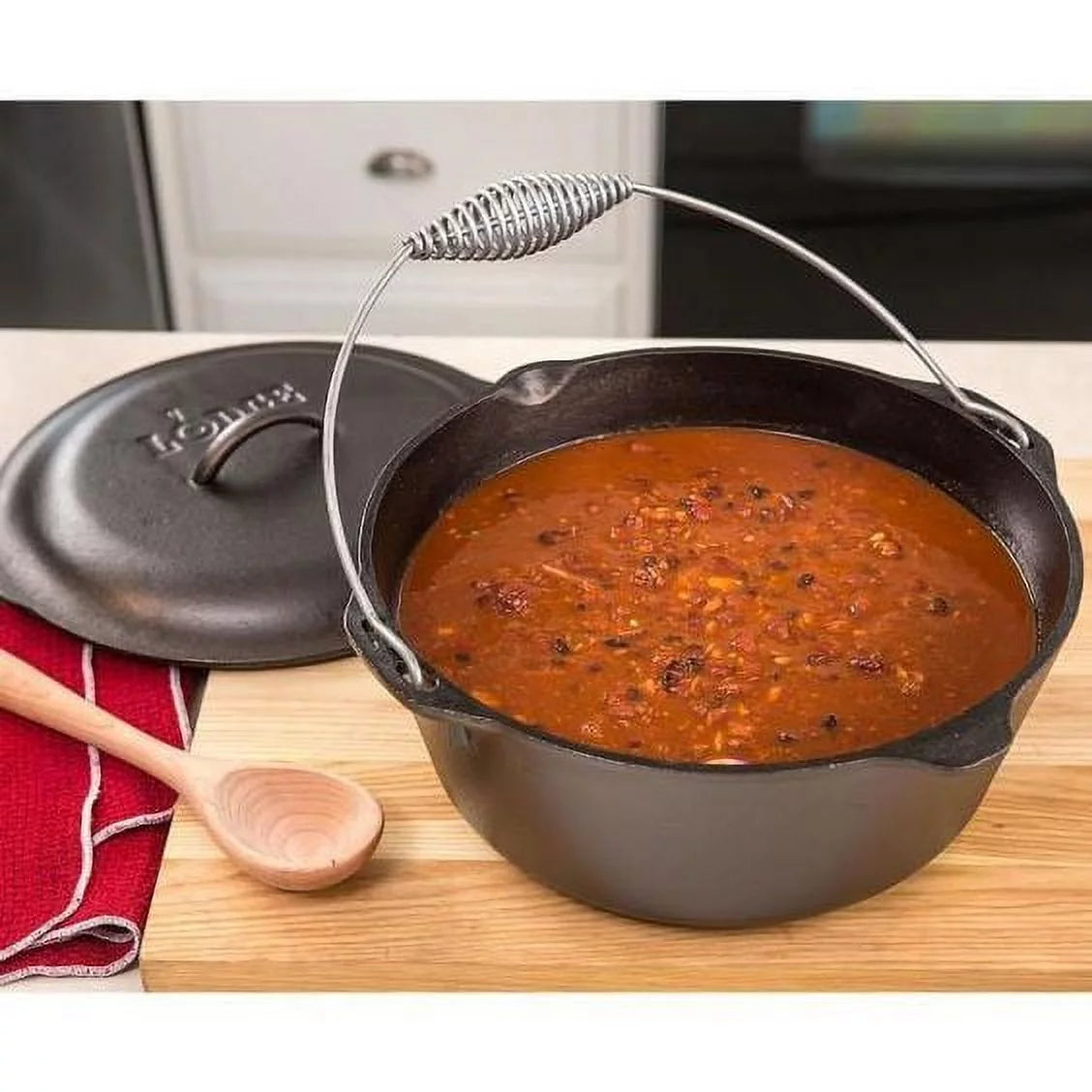 Cast Iron 5 Quart Seasoned Dutch Oven with Bail Handle F182160