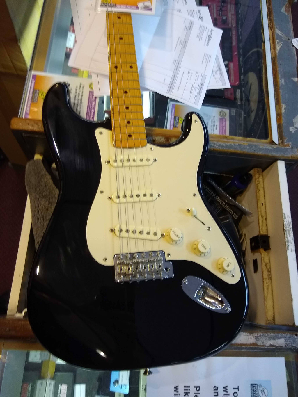 Black Maple Fretboard Stratocaster F458651
