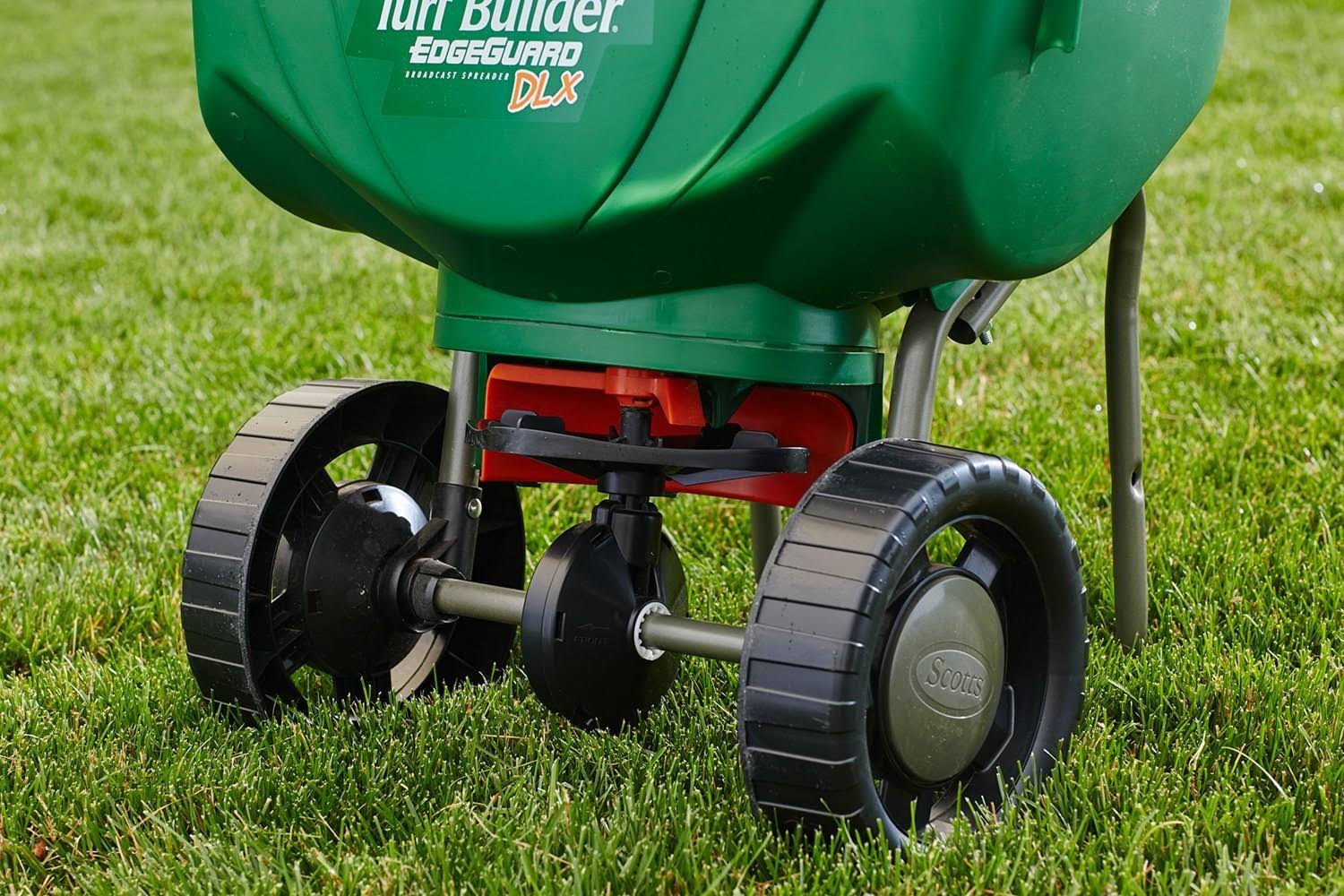 Turf Builder Broadcast Spreader T205557