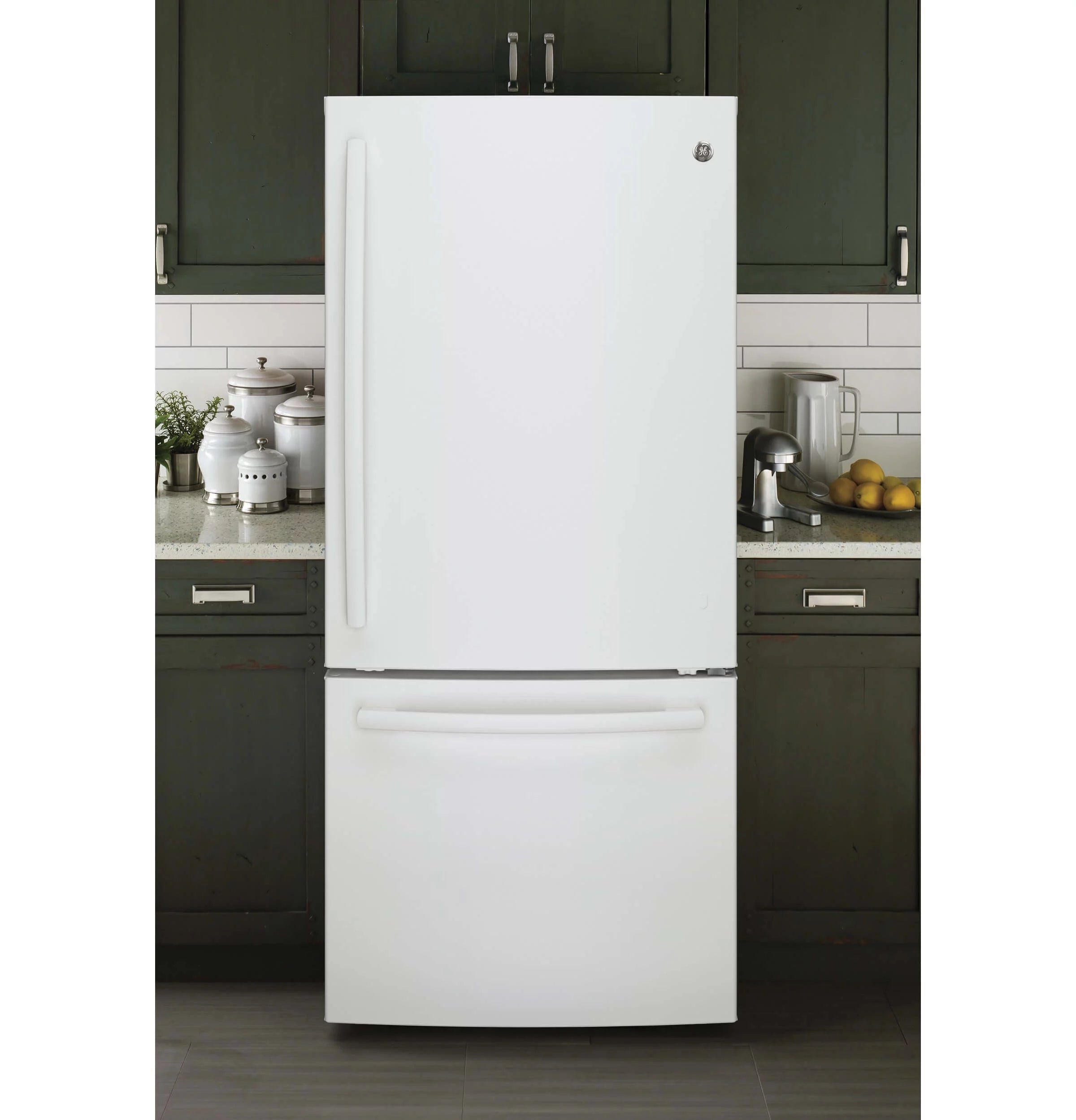 White 30 Inch Bottom Freezer Refrigerator T3165