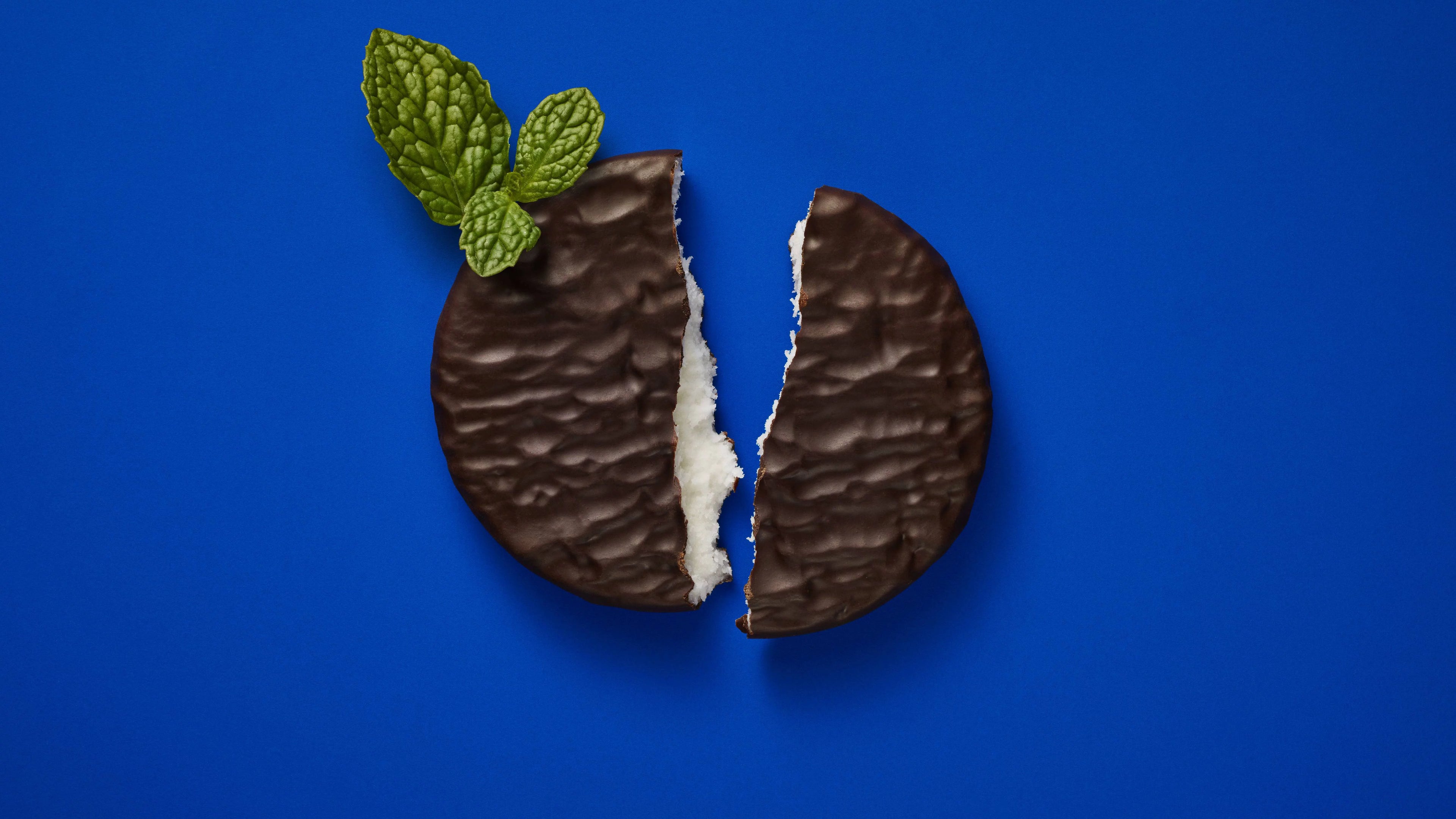 Peppermint Patties Dark Chocolate Candy, 40 Oz J432